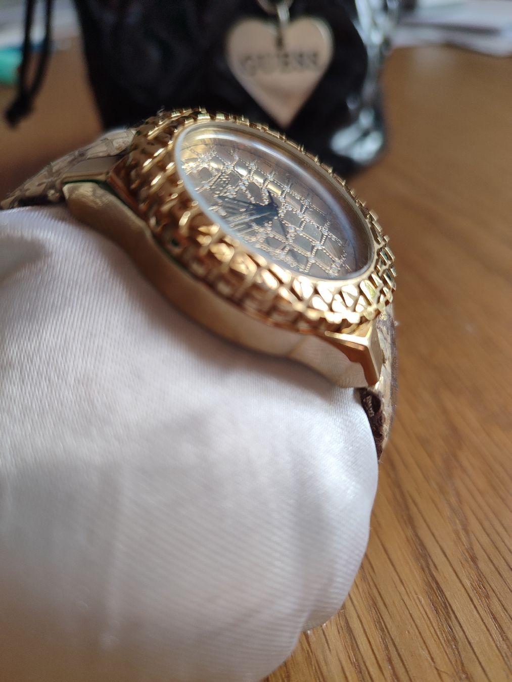 Guess Orologi: Guess Untamed Damenuhr – Usato da Kleinwangen venduto da Cane18corso 2