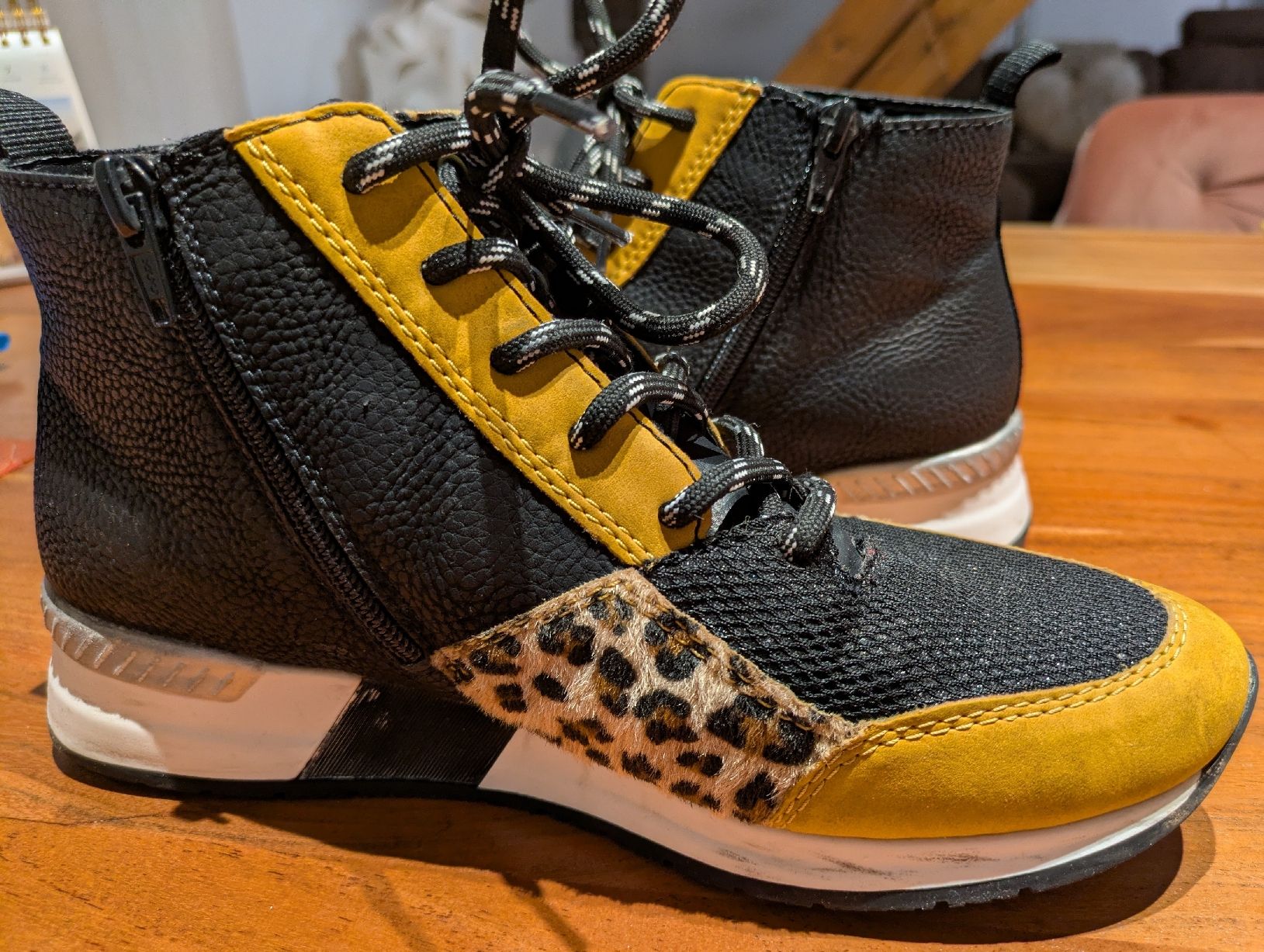 Rieker Scarpe da donna: Cooler Sneaker by Rieker, Gr. 39 – Nuovo (secondo la descrizione) da Sursee venduto da Aniri 1