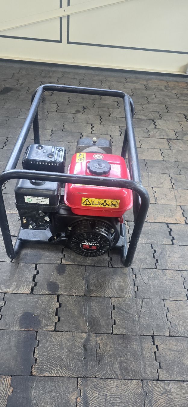 Honda Generatori di corrente: Honda Generator EC 2200 – Usato da Rikon im Tösstal venduto da pat_2mzp 1
