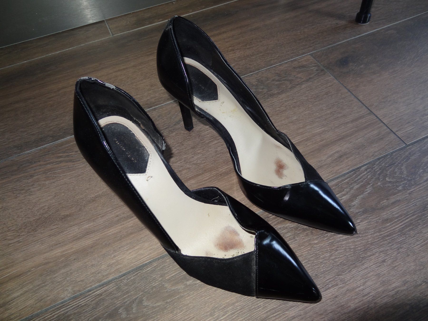 Scarpe da donna: Escarpins noirs vernis daim pointure 39 talons 7cm – Usato da Satigny venduto da salvatore73