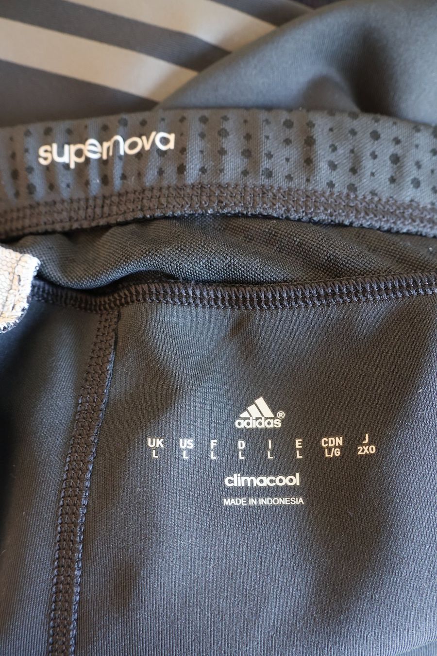 Adidas Leggings: Graue adidas ClimaCool Sporthose – D'occasion à Winterthur par jul_v9wx 4
