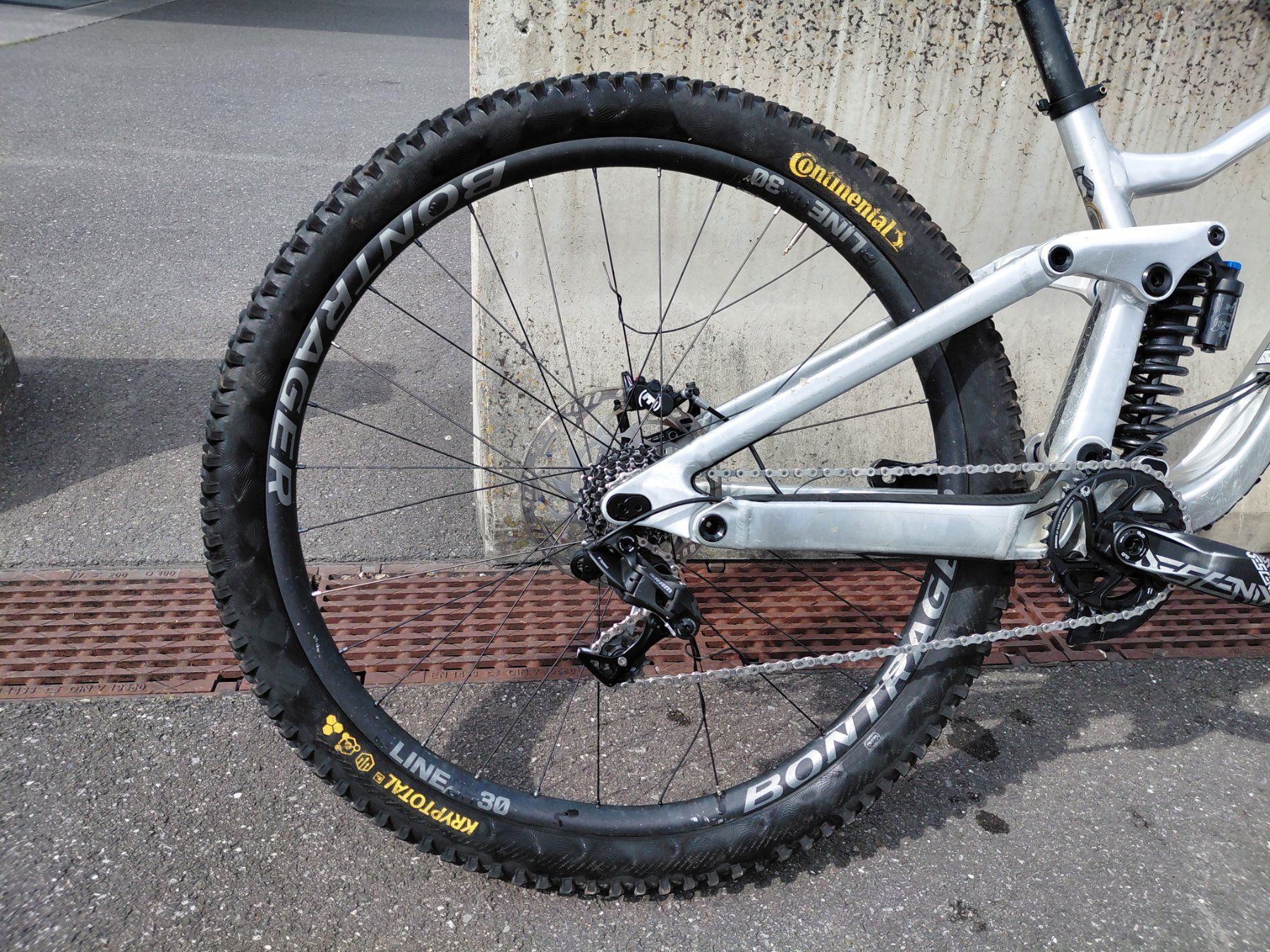 Scott Biciclette: Downhill scott gambler – Difettoso da Längenbühl venduto da sch_7z8n 4