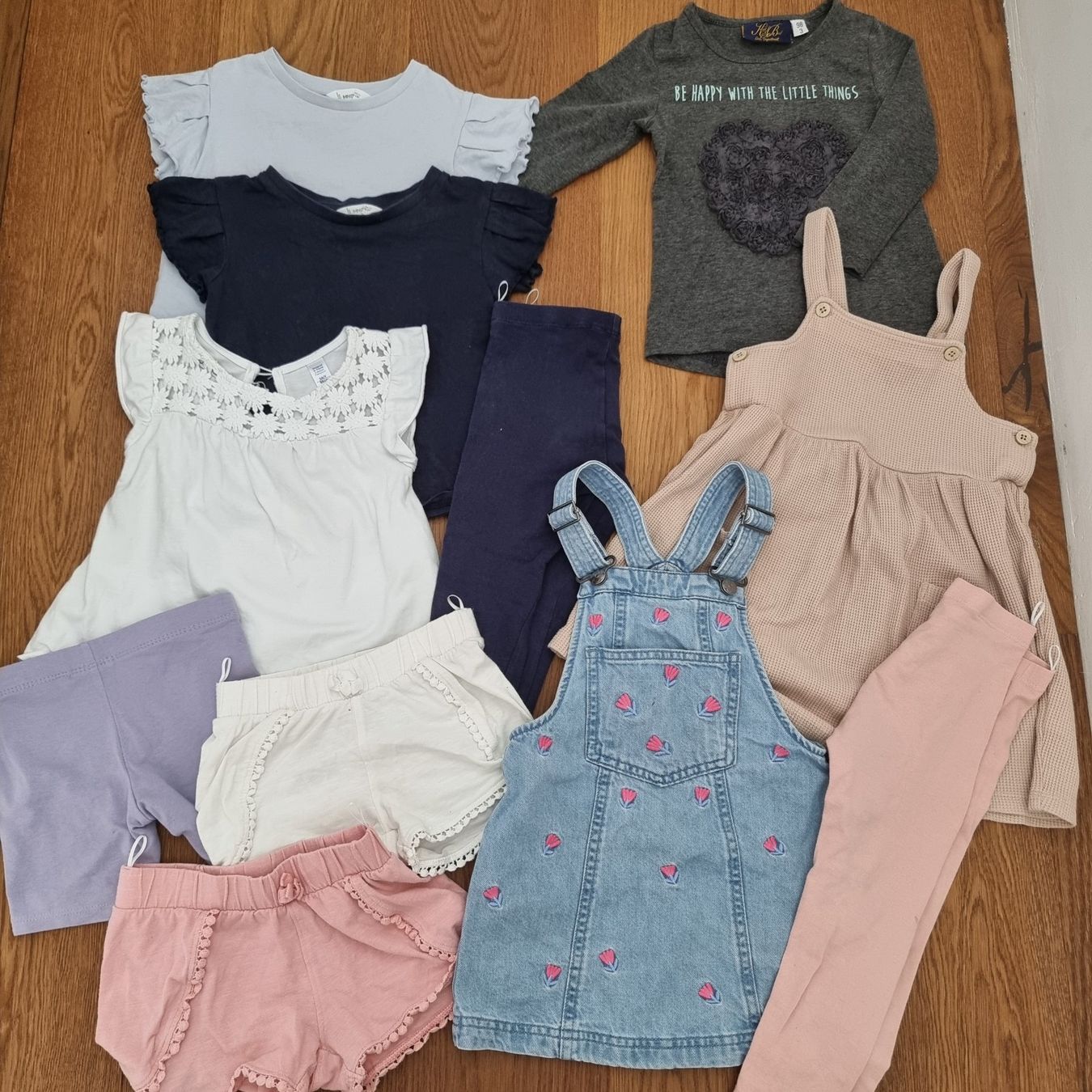 Mango Lotti & Set di vestiti: Mädchen Sommerkleider & Hosen-Set Gr. 98 – Usato da Gammen venduto da home_brocki