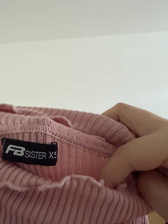 Vestiti: ROSA RIBBED KLEID – Usato da Niederhasli venduto da agn_28zq 1