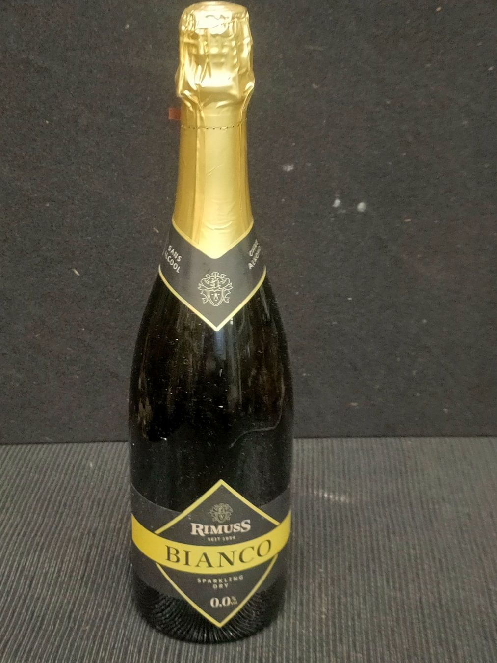 Bevande alcoliche: RIMUSS BIANCO – Nuovo (secondo la descrizione) da Genève venduto da Leboucheoreilles