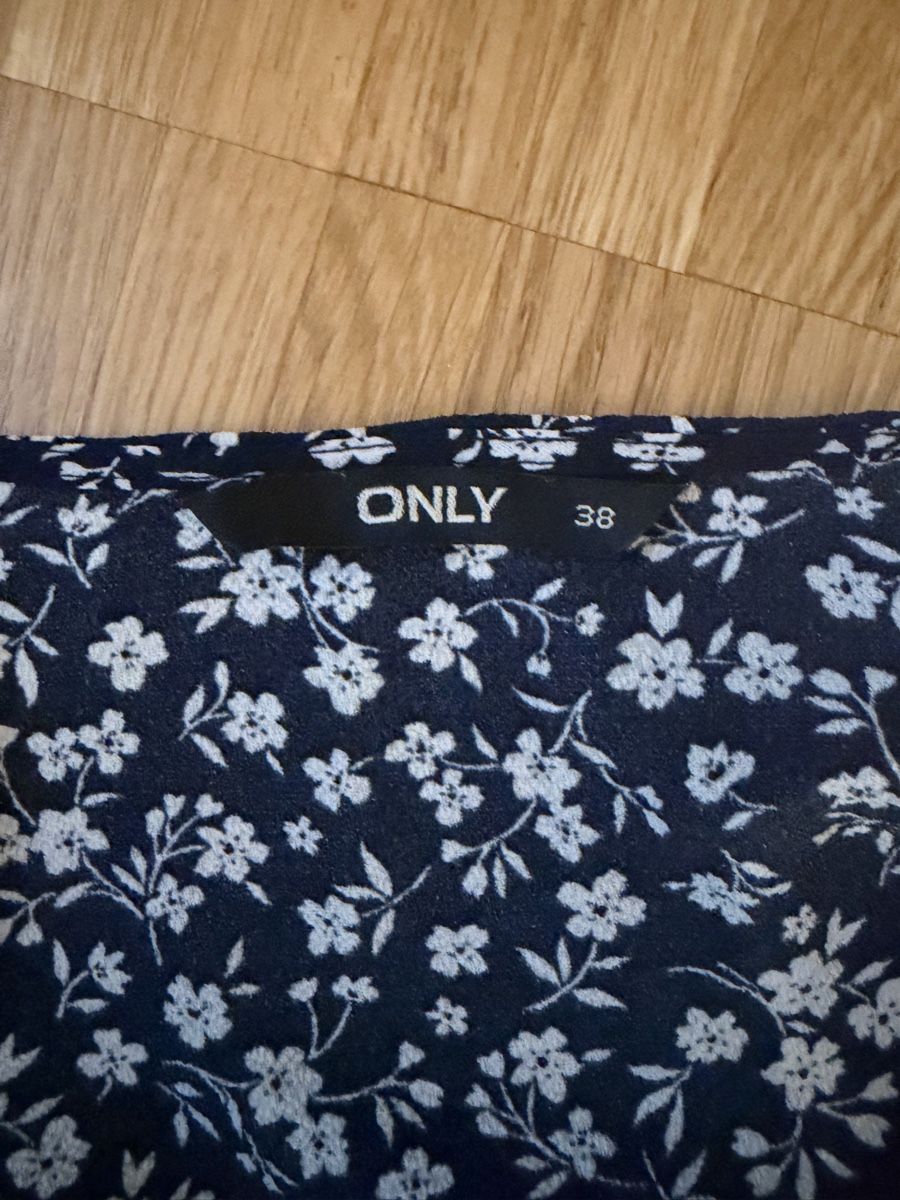 Only Vestiti: Wickelkleid Only Blumenmuster Grösse 38  – Usato da Wölflinswil venduto da kona_a 2