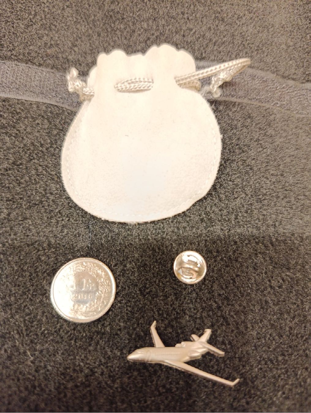 Placchette & Badge: Pin "Falcon 7X" – Usato da Aubonne venduto da jpiteira