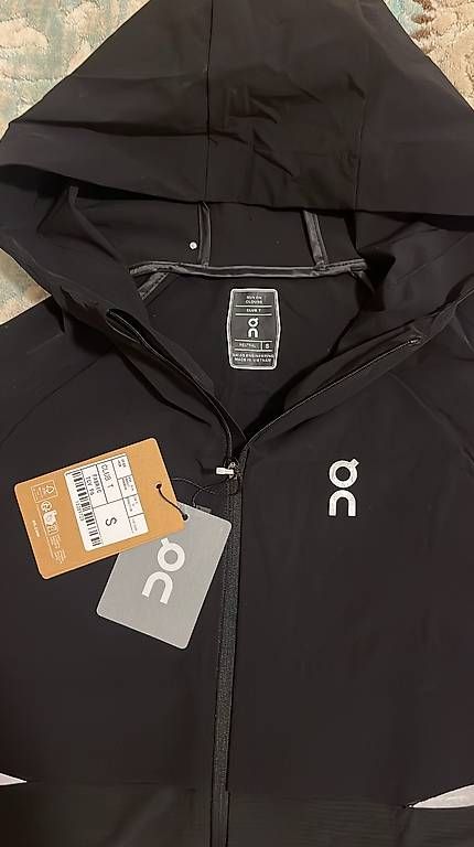 Jacken: On Laufjacke – Neu und originalverpackt aus Stettlen von als_7wwm 1