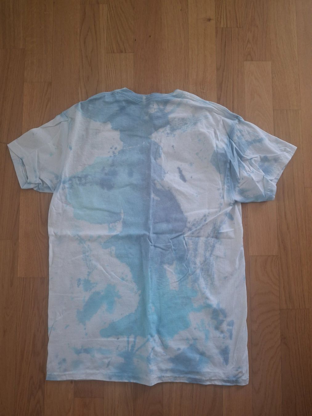 T-shirt: Batik T-Shirt – Nuovo (secondo la descrizione) da Luzern venduto da gab_726g 1