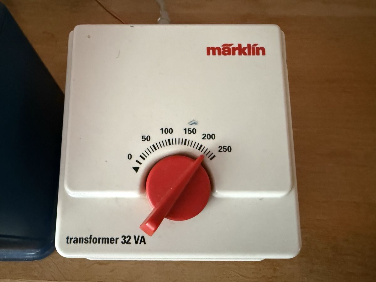 Modellini di ferrovie: Märklin Super Transformatoren 2x 280 A & 1x 32  – Difettoso da Goldach venduto da Messerguru 1