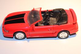 Ford Mustang GT Convertible SN95 1994-1998  Modellauto 1:43