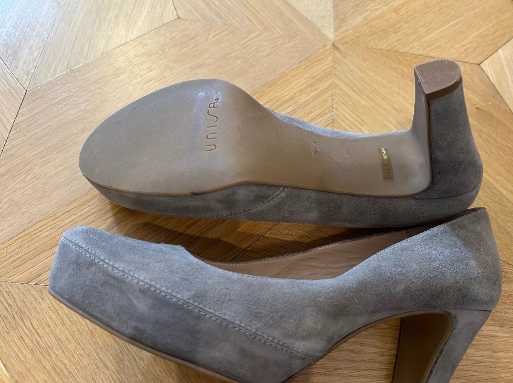 Scarpe da donna: Chaussures à talon 41 – Usato da Prangins venduto da Leelou11