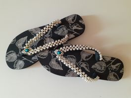 Flip Flops mit Perlen verziert Handarbeit