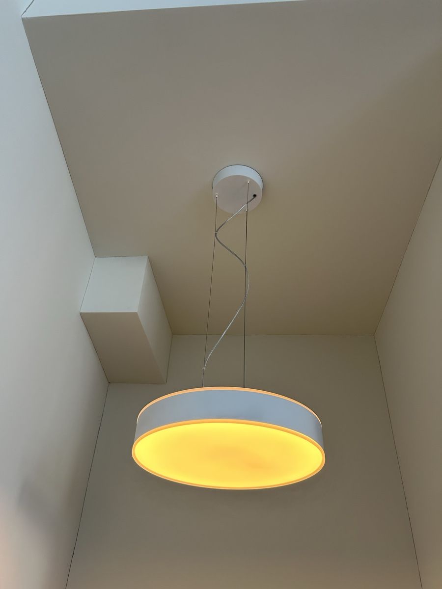 Philips Lampadari & plafoniere: Philips Hue Enrave Hängeleuchte weiss – Usato da Russikon venduto da glrvlr 1