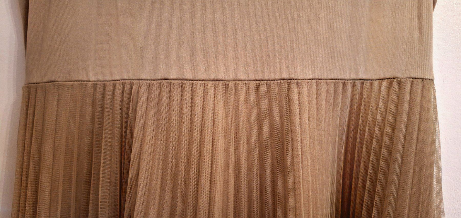 Vestiti: Tüllkleid Mesh/Plissee Beige Onesize – Usato da Matten b. Interl venduto da iae_cwc7 2