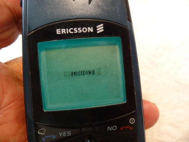 Ericsson Telefoni cellulari / Smartphones: ERICSSON ANTIK NATEL MIT LADEGERAT-LÄÜFT – Usato da zürich venduto da ahmad01 8