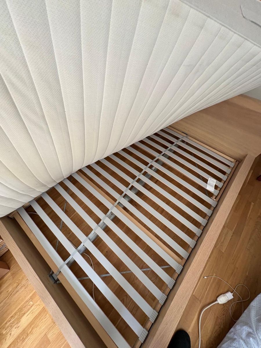 Betten: Bed Frame and Mattress – Gebraucht aus Zürich von Francescoooo 2