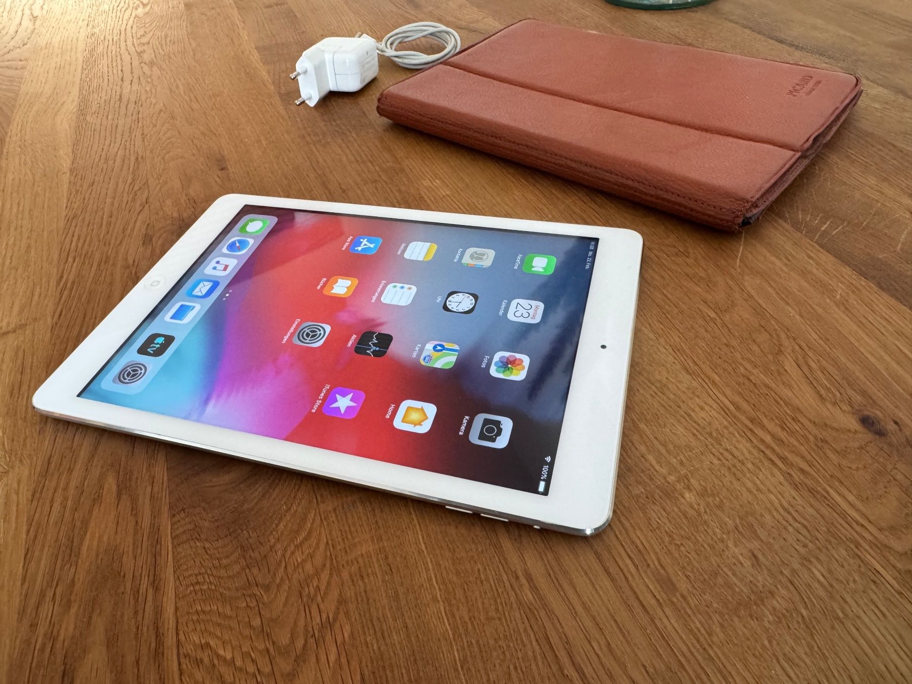 Apple Tablet PC: iPad Air,16 GB – Usato da Frauenfeld venduto da difi67 3