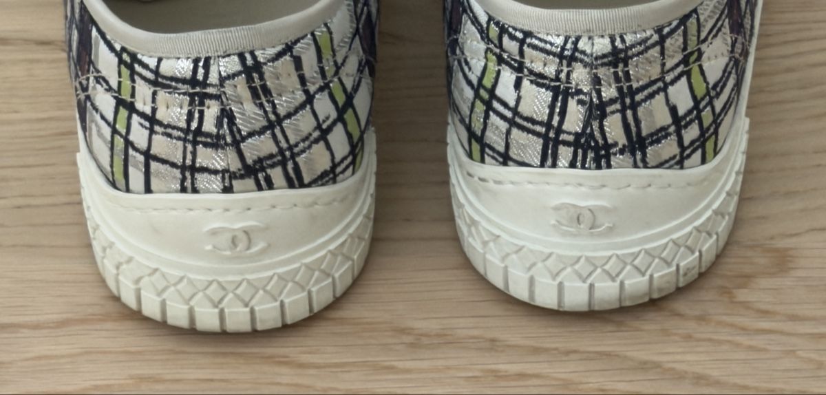 Chanel Scarpe da donna: Chanel Sneakers Tweed – Usato da Zürich venduto da JessGar 3