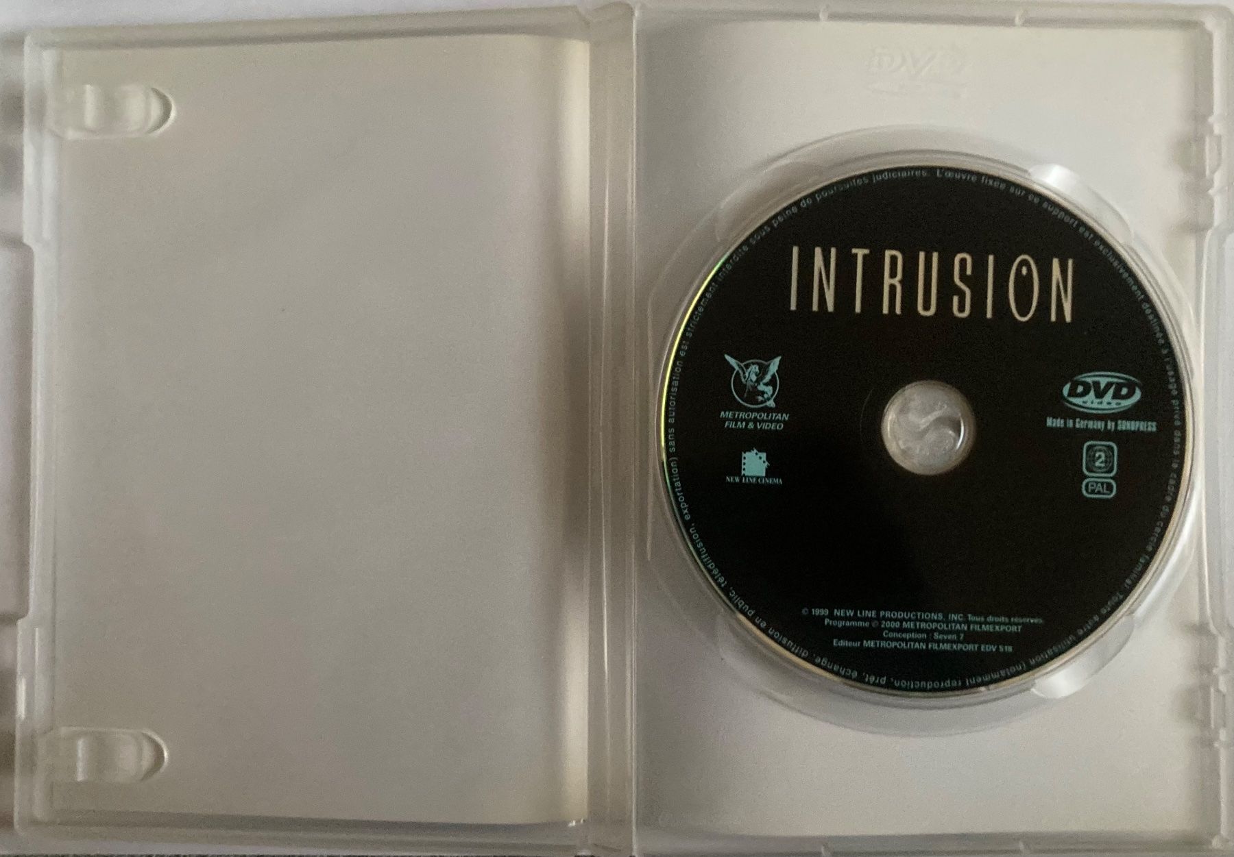 Tutti i DVDs: JOHNNY DEPP / CHARLIZE THERON - INTRUSION – Usato da Poliez-Pittet venduto da Newtown-Records 2
