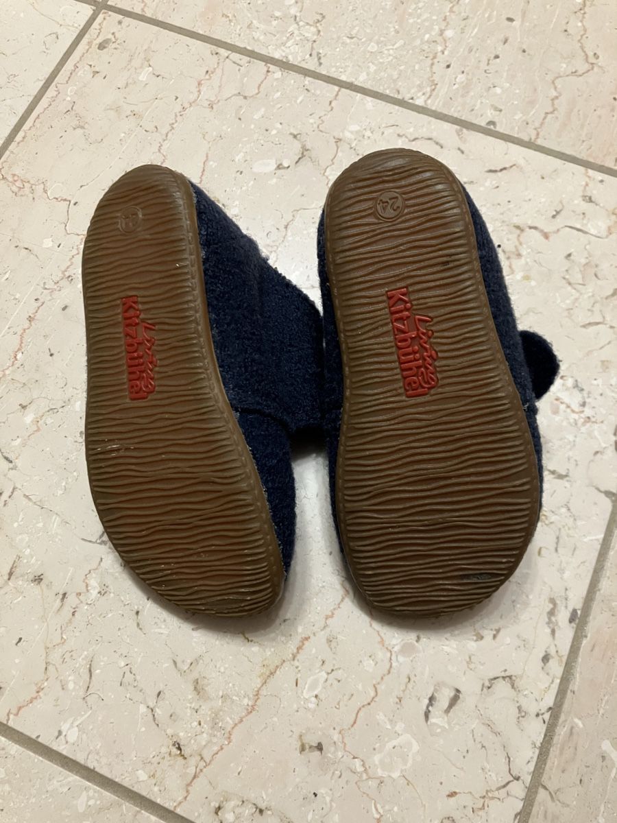 Scarpe per ragazzi: Kitzbühel Hausschuhe mit Stern Gr. 24 – Usato da Uster venduto da Radioaktiver 1
