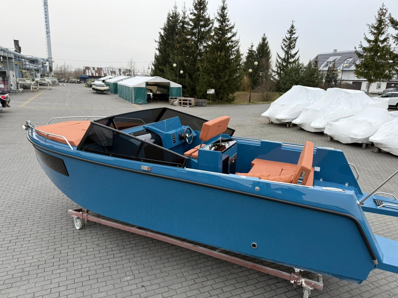 Boote: Neues Boot mit Kabine und WC – Neu und originalverpackt aus Quartino von 5franc 9