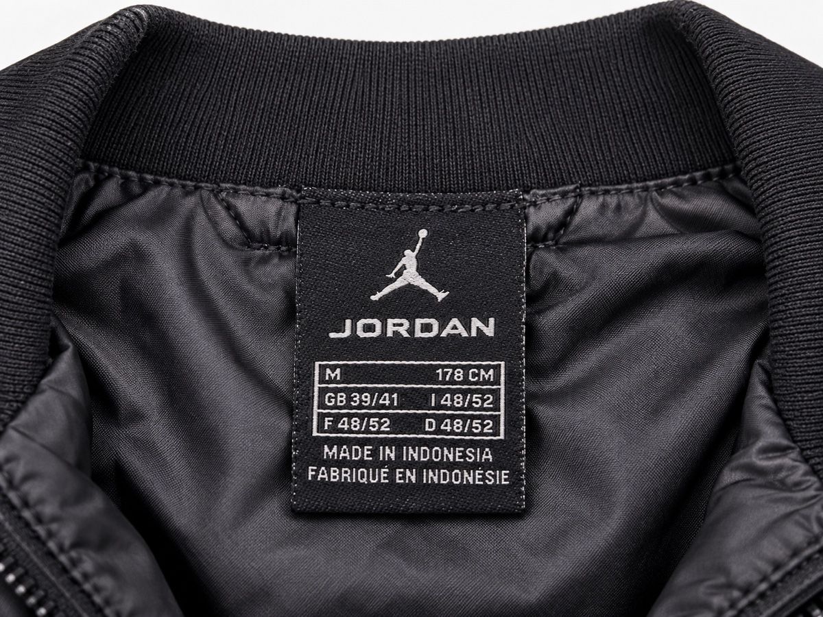 Jordan Giacche: Jordan Air Jacke M – Usato da Bassersdorf venduto da lev_75cn 2