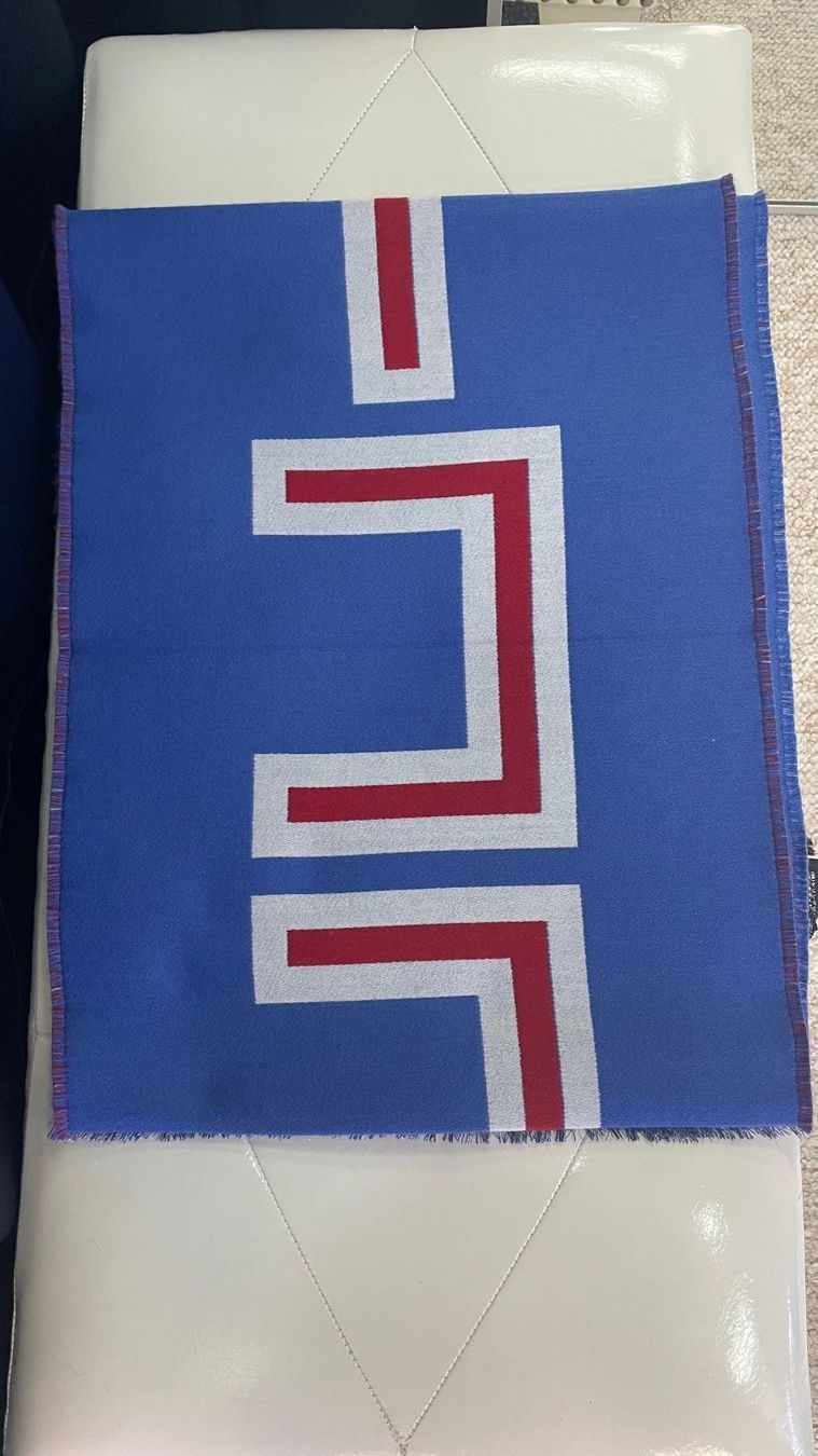 Gucci Foulards, Tücher & Schals: Gucci Schal – Neu und originalverpackt aus Lachen SZ von HelvetiaLuxury 3