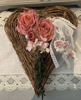 Dekoration Herz mit Rosen