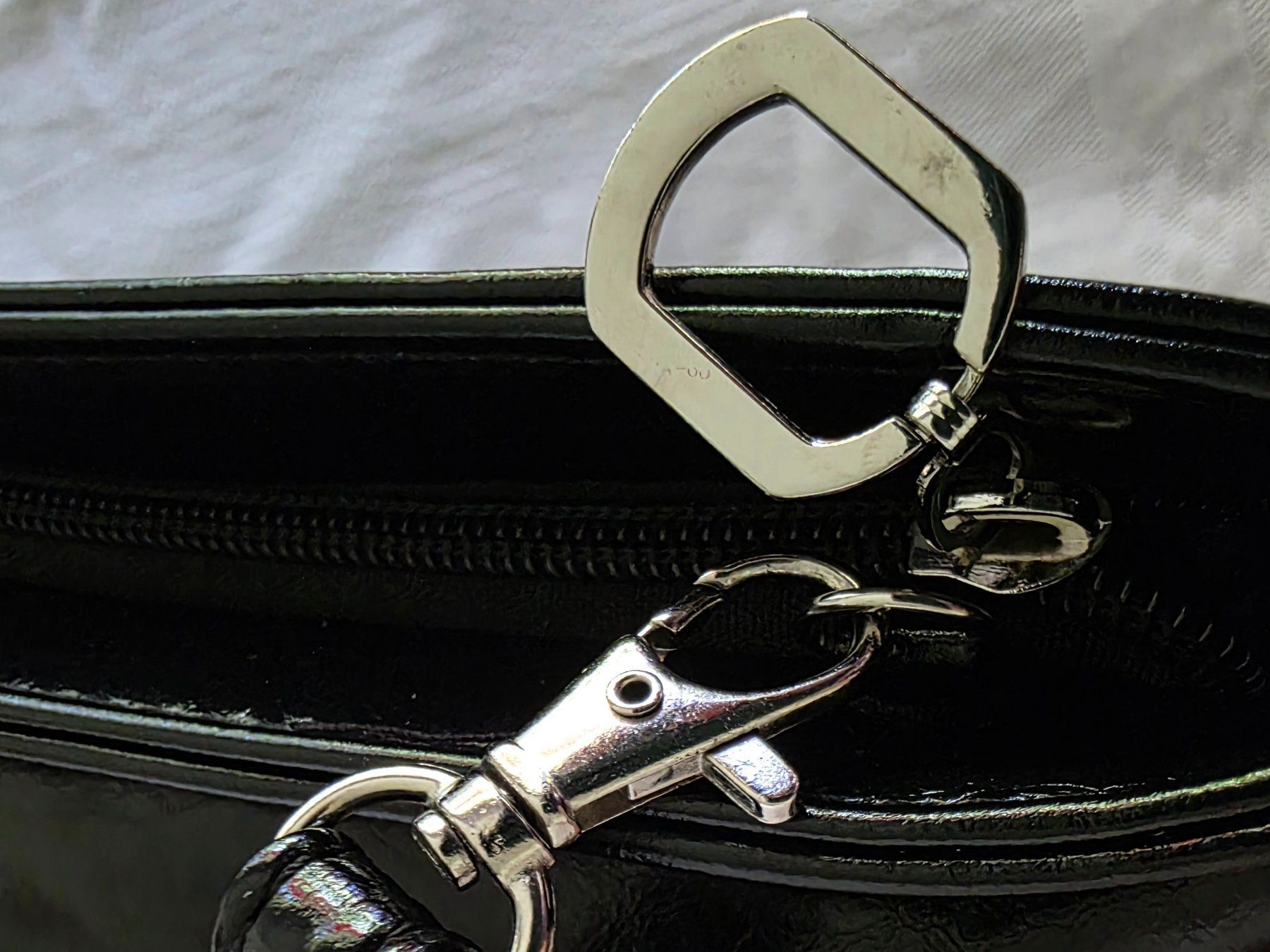 Taschen für Damen: Handtasche aus Kunstleder – Gebraucht aus Oberdorf SO von julian027 4