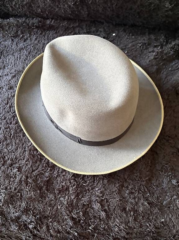 Hüte, Mützen & Caps: cappello vintage Salvatore  – Gebraucht aus Davesco-Soragno von ele_vxg5