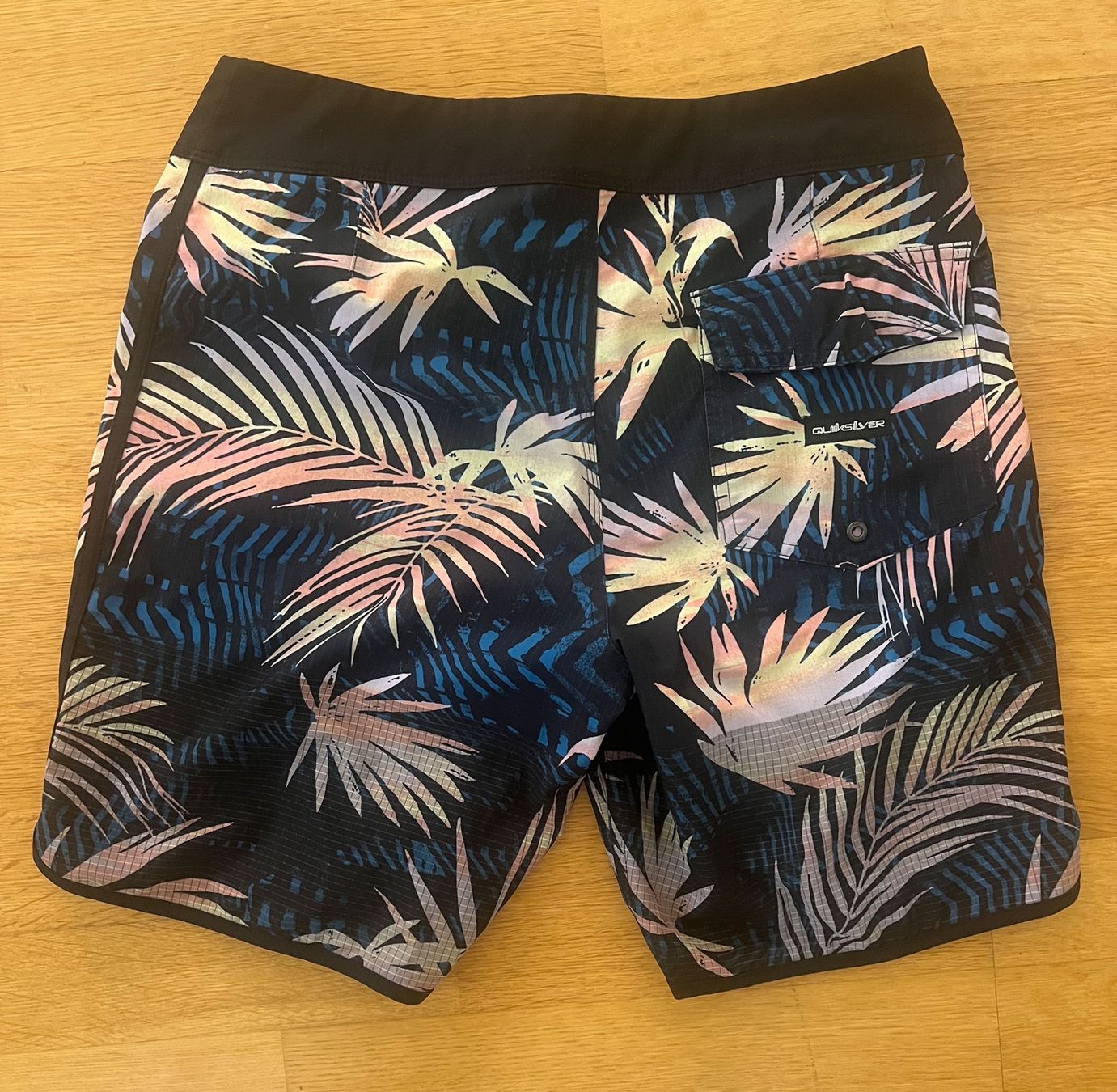 Quiksilver Badehosen: Quiksilver Badehosen Grösse 30 – Gebraucht aus herrliberg von flora8008 1