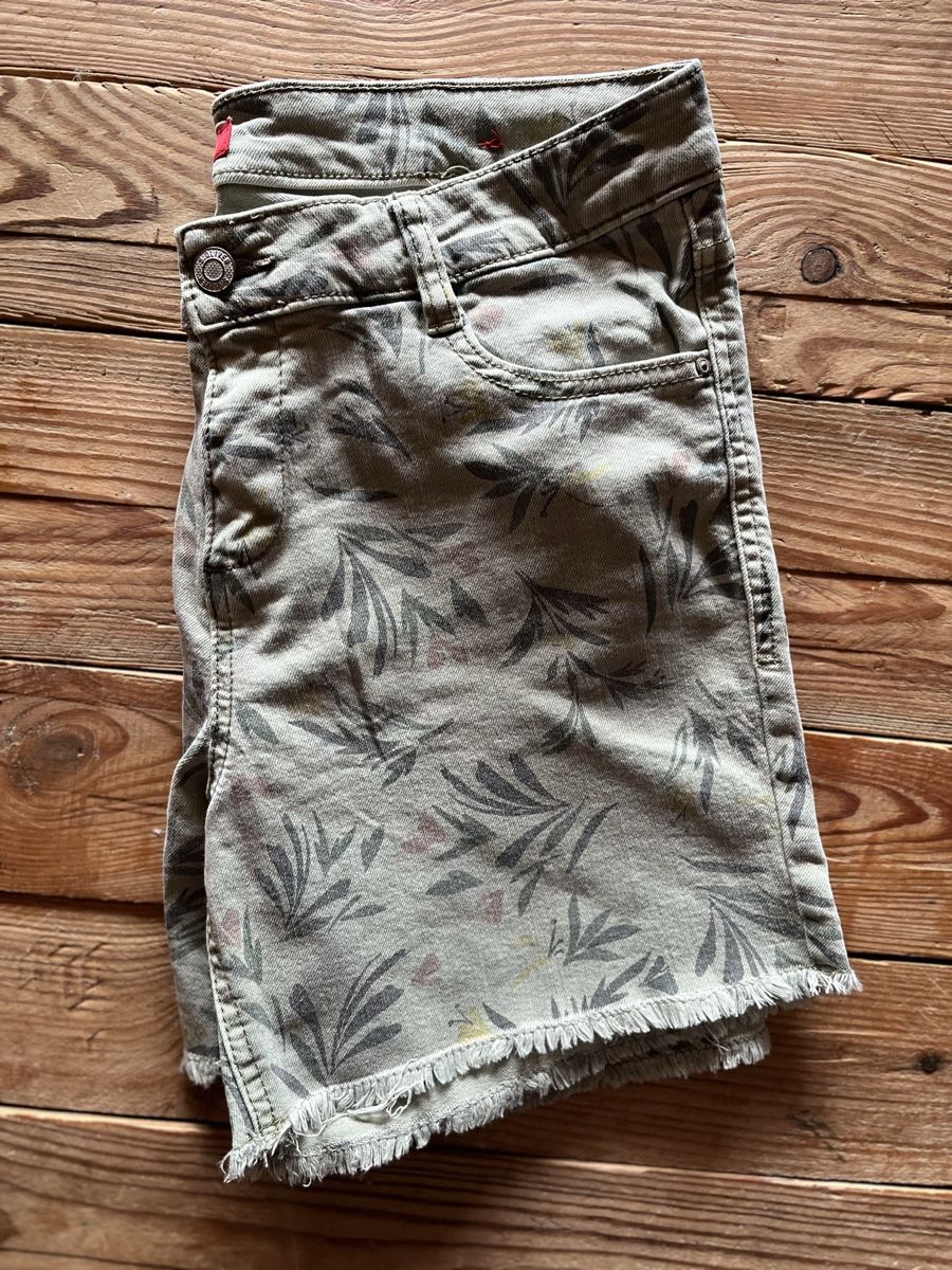S.Oliver Jeans: S.Oliver smart Shorts grün – Nuovo (secondo la descrizione) da Nesslau venduto da -Unique-