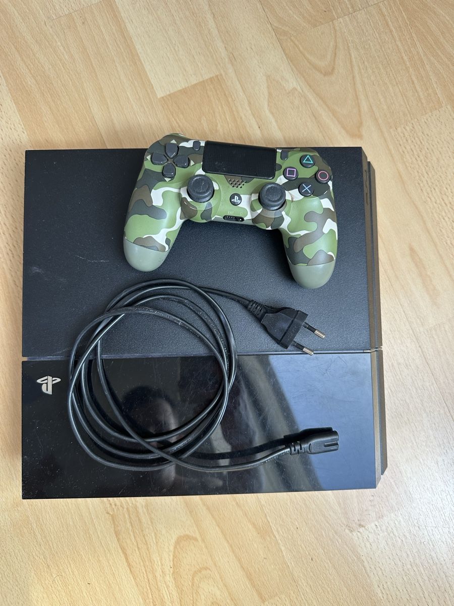 Sony Konsolen: Playstation 4 & diverse Spiele – Gebraucht aus Trimbach von flo_6rql