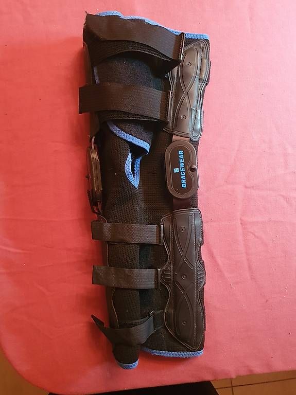 Schutz & Schoner: Kneeorthese/ Knieschiene – Gebraucht aus calpiogna von liesbeth12 3