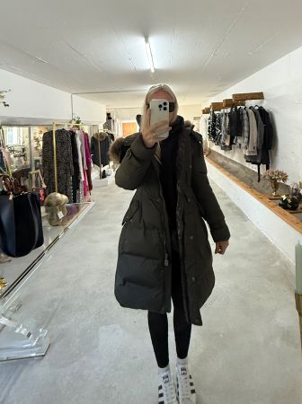 Moncler Parka mit Fellkapuze