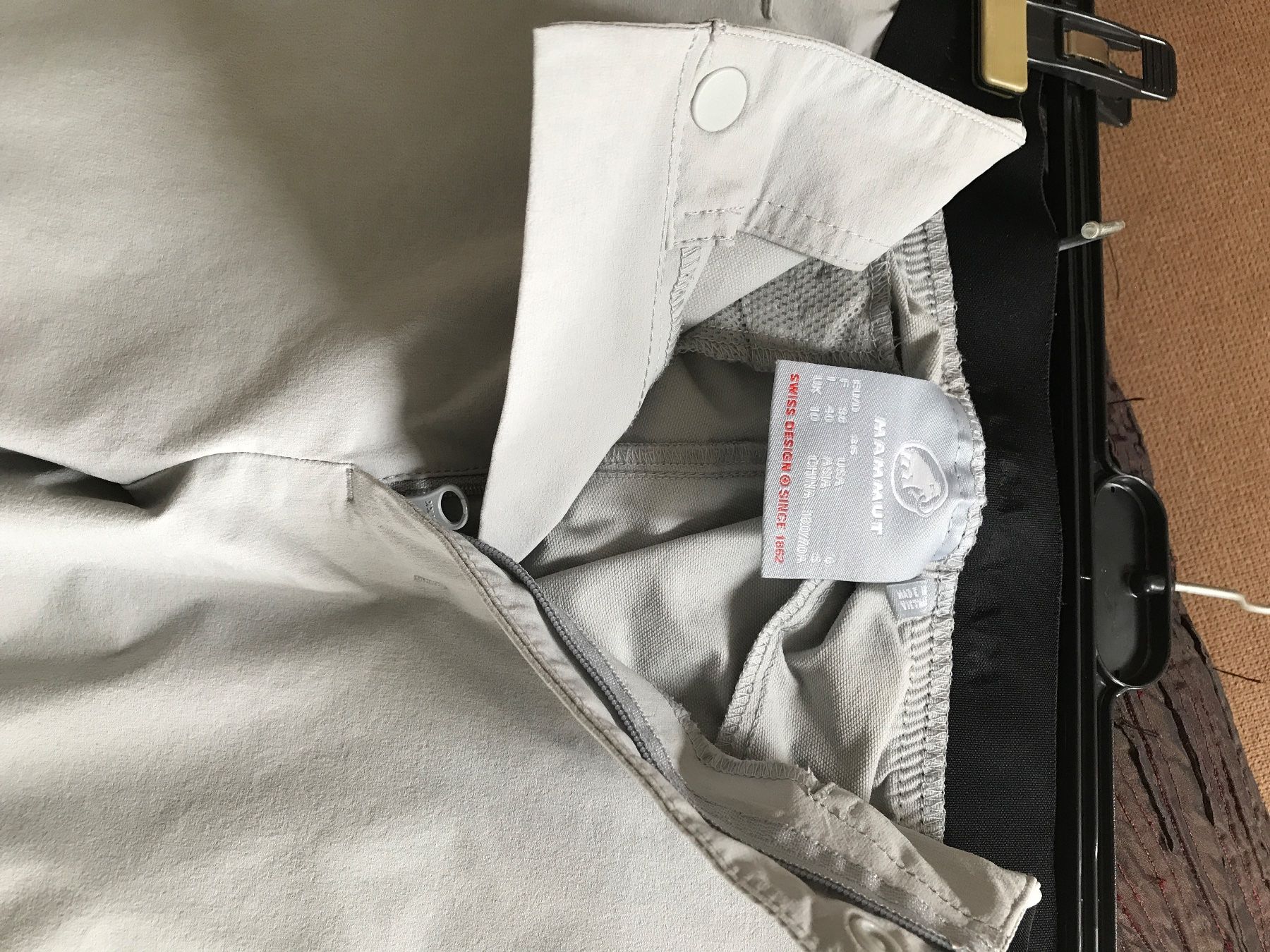 Mammut Pantaloni: MAMMUT Hose in Hellgrau EU38 – Usato da Glattfelden venduto da Danshari 4