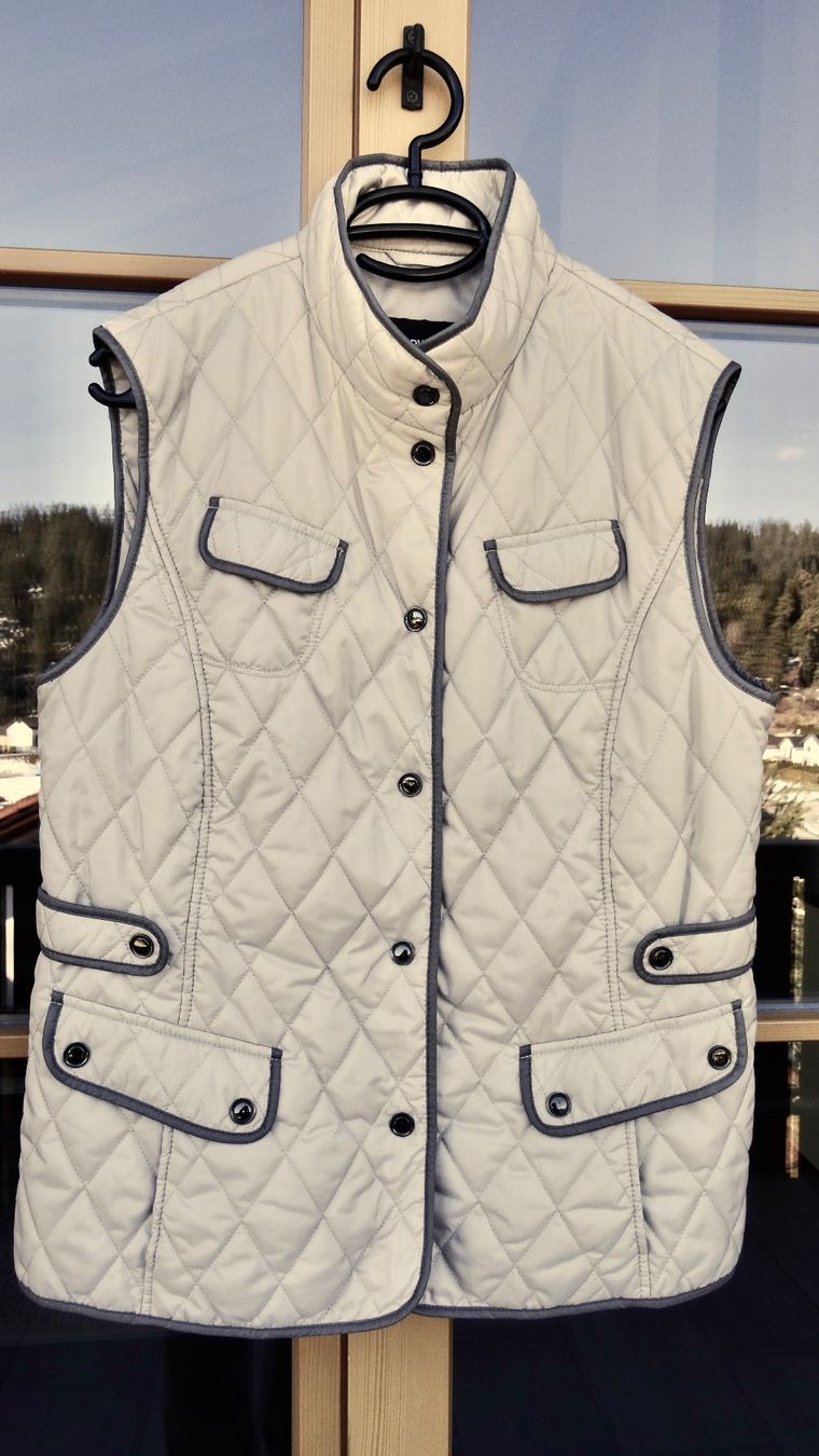 Lotti di vestiti: Kleiderpaket Damen Grösse M / 9 Teile – Usato da Laax GR venduto da Huwy01 9