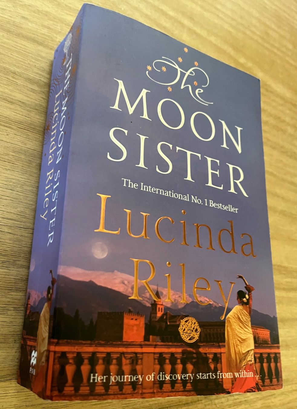 Belletristik: Lucinda Riley: Moon Sister – Gebraucht aus Zollikofen von