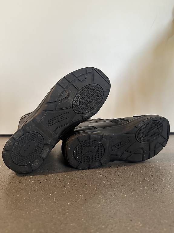 Scarpe da donna: Damen Motorradstiefel  – Usato da Pfyn venduto da lele2400 1