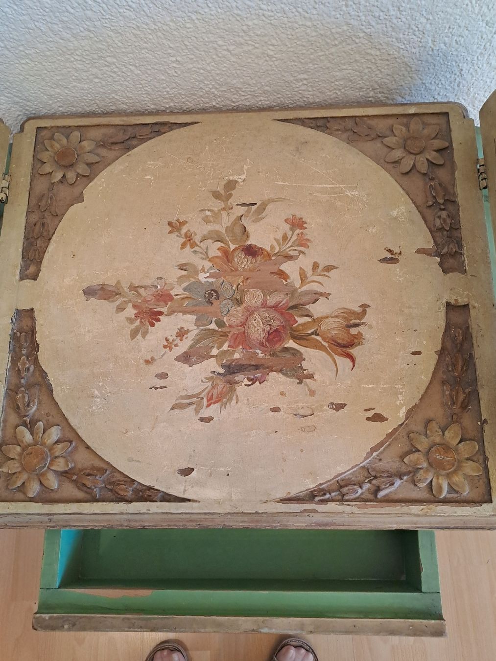 Tavoli: Antiker Beistelltisch / Nähtisch mit Schublade – Usato da Gondiswil venduto da Antiquitas... 4