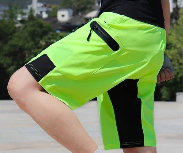 Canottiere & Pantaloni: Bikeshorts mit integrierter Gel-Einlage (XL) – Nuovo (secondo la descrizione) da Oberglatt ZH venduto da Pacos2000 2