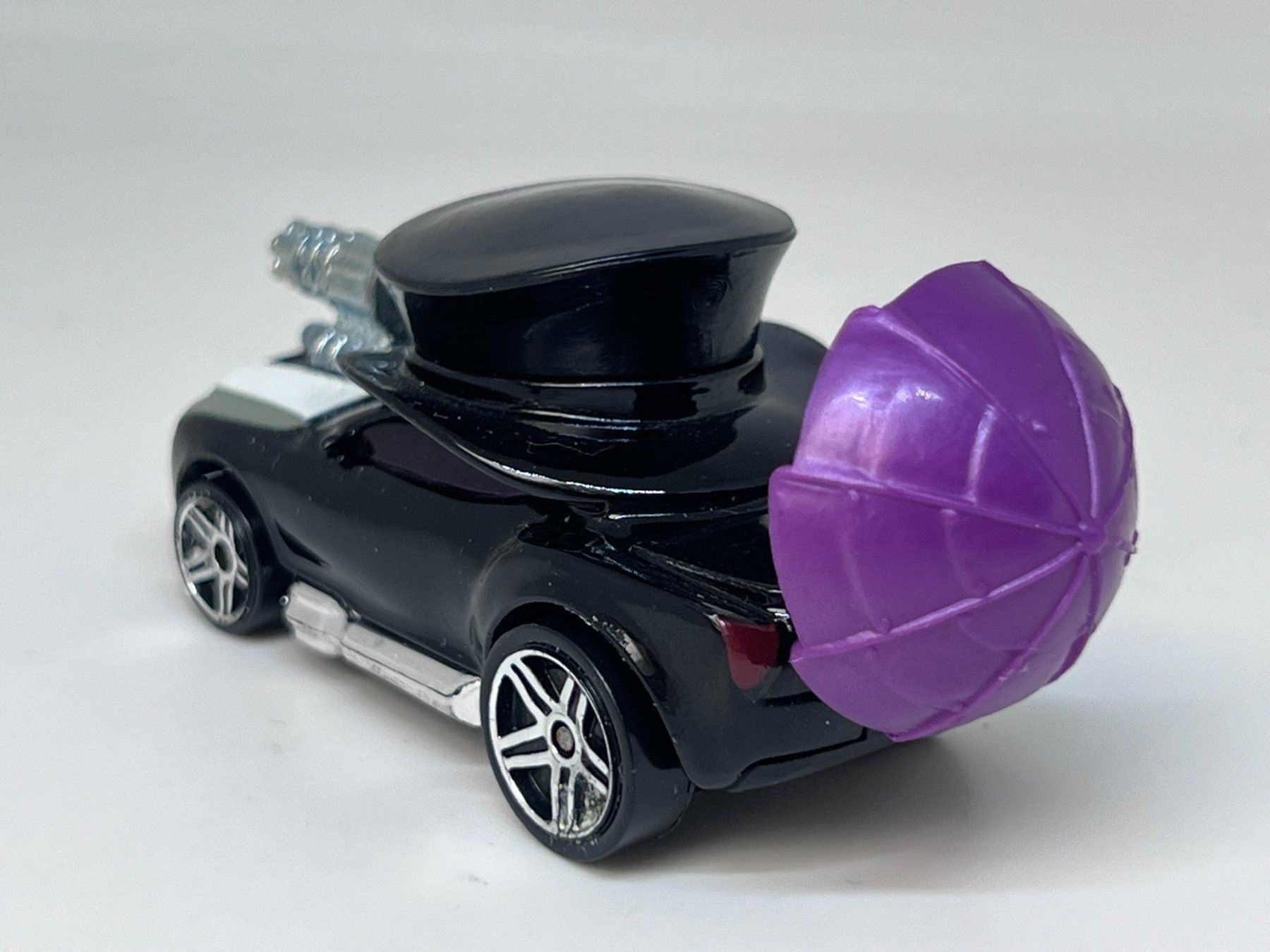 Hot Wheels Modellini d'auto: Hot Wheels The Penguin #45 – Usato da Wildegg venduto da LaaBoutique 2