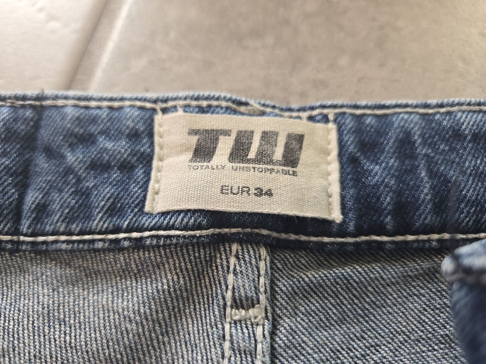 Tally Weijl Jeans: jeans Tally Weijl 34 – Usato da Bassecourt venduto da co.hurlimann 1