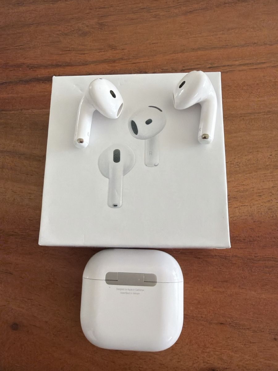 Apple Cuffie: Apple AirPods 4 ANC – Nuovo (secondo la descrizione) da Neuchâtel venduto da nini068 1