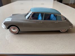 Citroen DS Modellauto 1:18