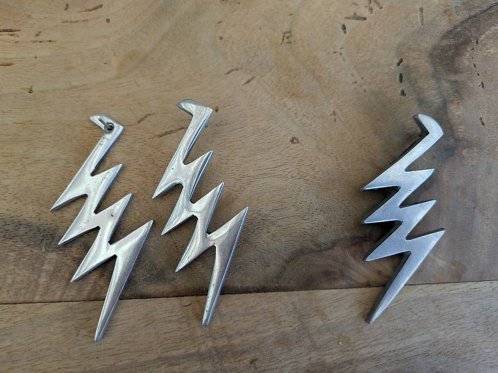 Ohrringe & -stecker: Ohrstecker plus Brosche – Gebraucht aus Sursee von Buholz0