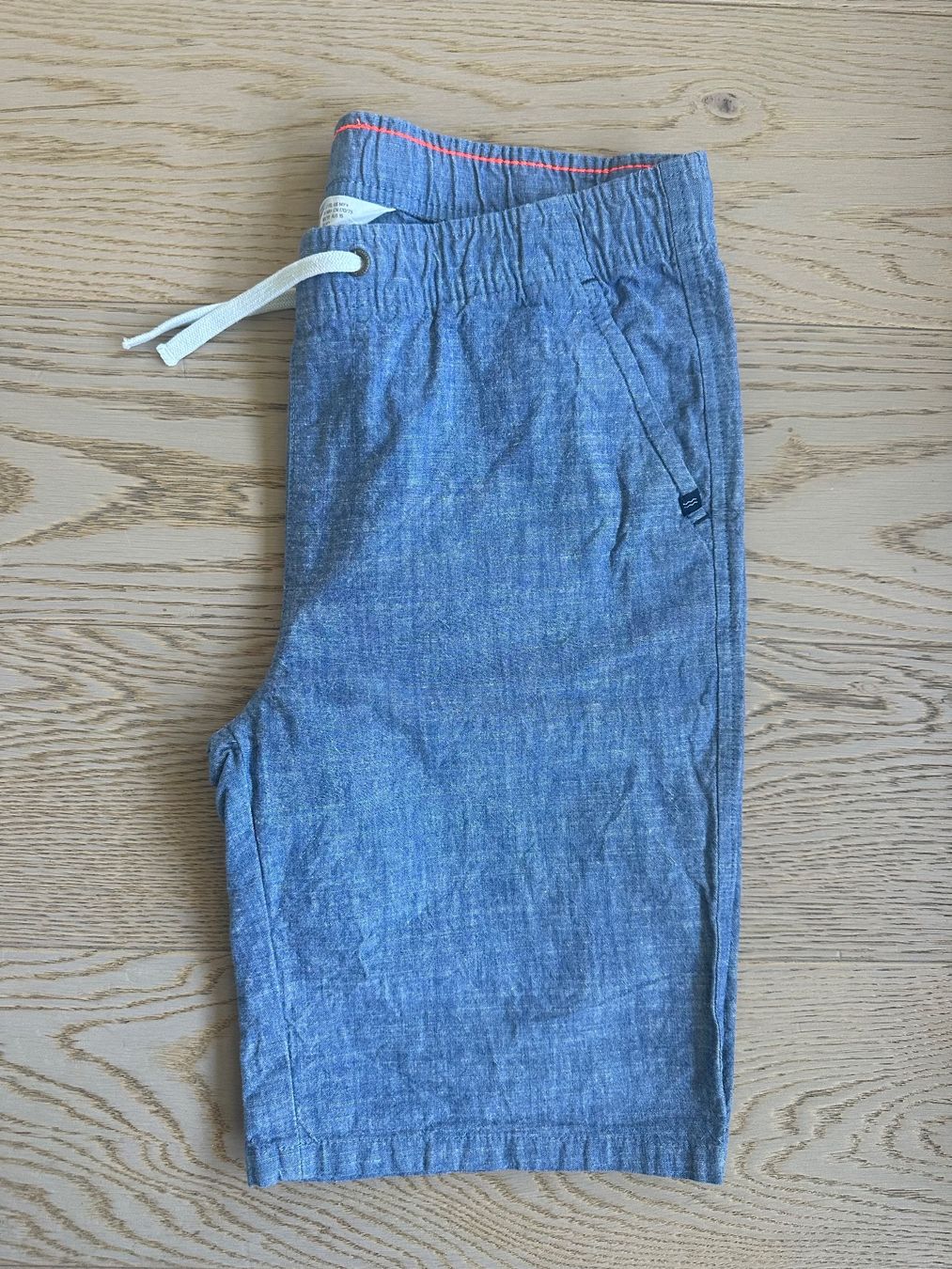 H&M Pantaloni: Sommer Shorts - Top Zustand! – Nuovo (secondo la descrizione) da Abtwil SG venduto da sinsky_