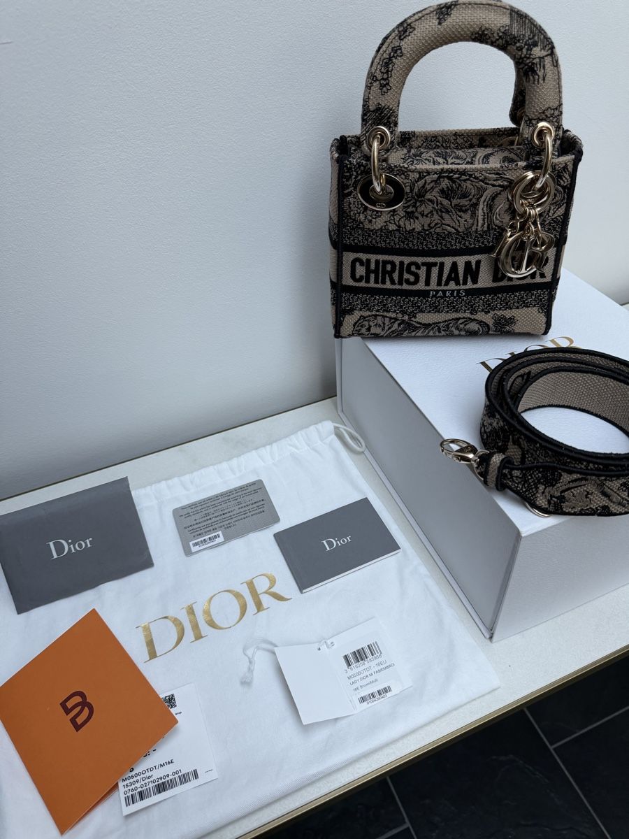 Dior Borse da donna: NEW Christian Dior Borsa mini Lady D-Lite – Nuovo (secondo la descrizione) da Vacallo venduto da kellyyy 6