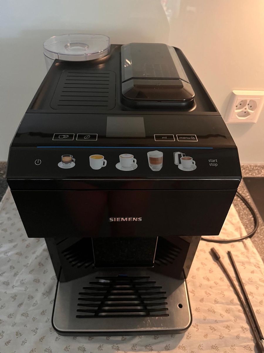 Siemens Macchine per caffè & Macchine per espresso: Siemens EQ.500 TP501D09 schwarz – Usato da Basel venduto da yaw_t2cm